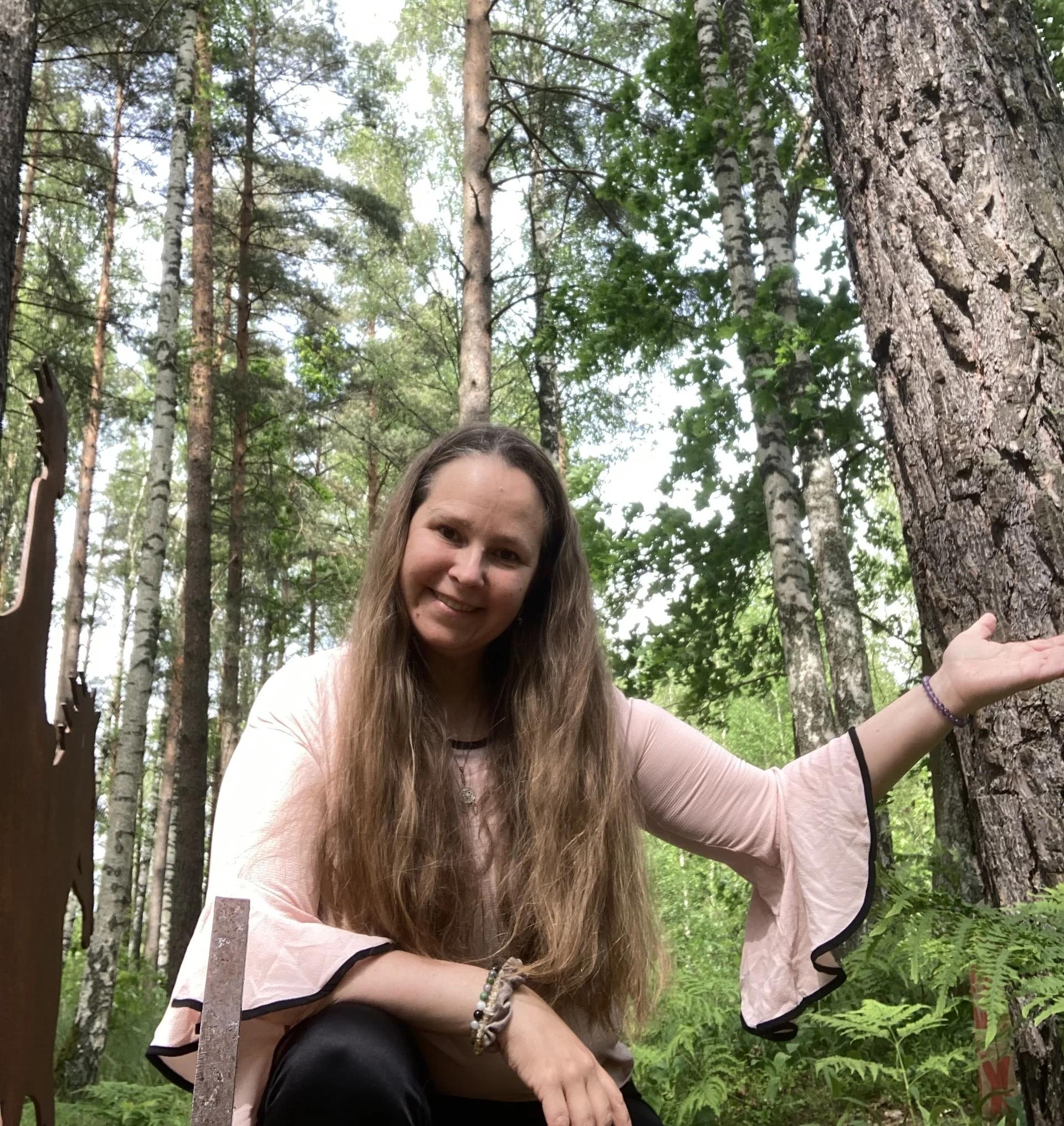 Intervju med $Sari$: $Helbredelse$ Gjennom $Energi$, $Medfølelse$, og $Mot$